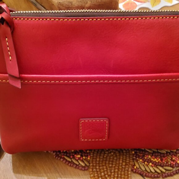 New Dooney & Bourke Katie Crossbody in Red Vacchetta Leather - Picture 2 of 8